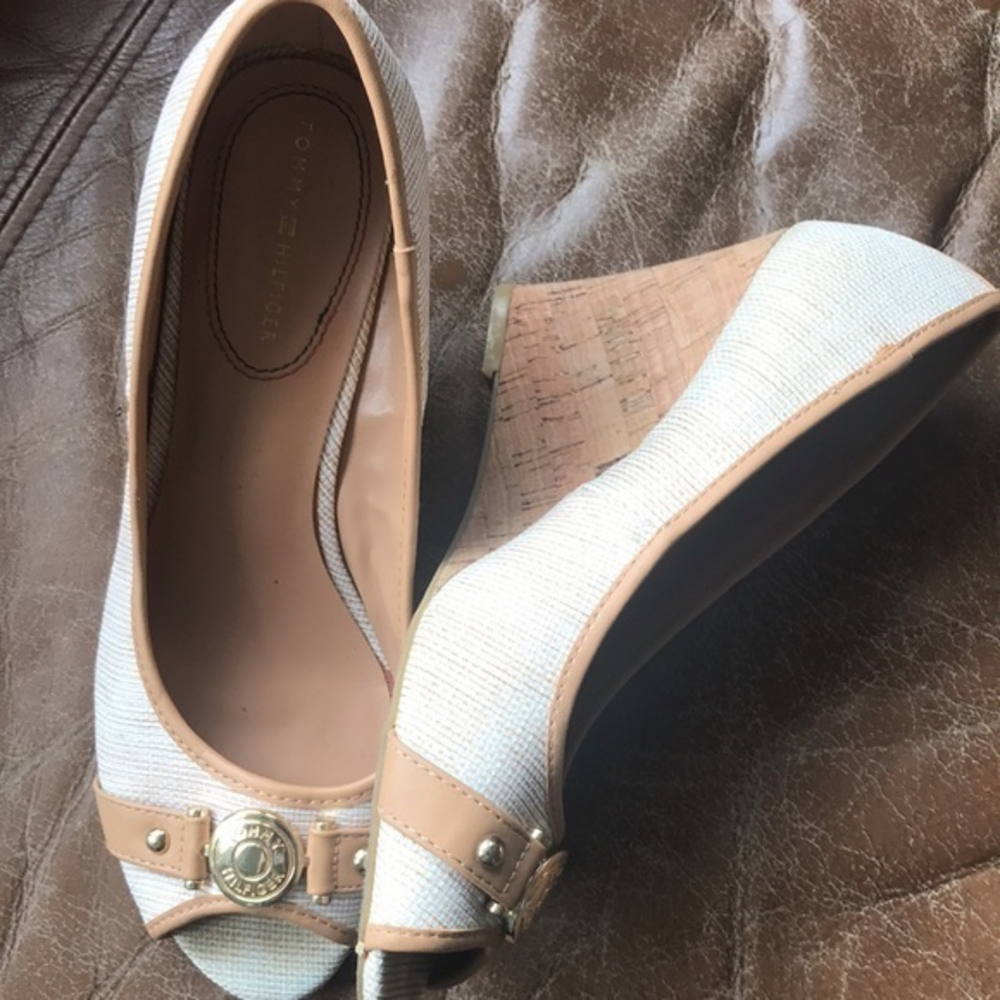 Tommy Hilfiger Tatianna Wedge‎ 7M EUC
